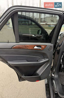 Внедорожник / Кроссовер Mercedes-Benz M-Class 2013 в 