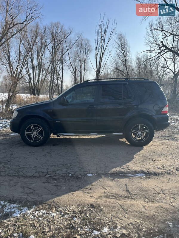 Внедорожник / Кроссовер Mercedes-Benz M-Class 1998 в Глухове