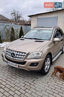 Внедорожник / Кроссовер Mercedes-Benz M-Class 2009 в Могилев-Подольске