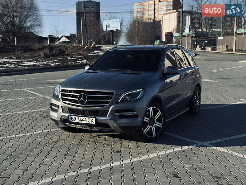 Позашляховик / Кросовер Mercedes-Benz M-Class 2012 в 