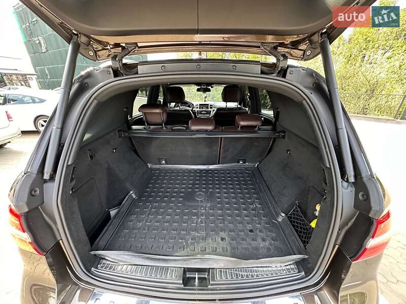 Внедорожник / Кроссовер Mercedes-Benz M-Class 2013 в Киеве