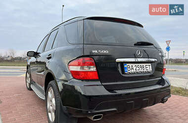 Позашляховик / Кросовер Mercedes-Benz M-Class 2006 в 