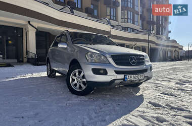 Внедорожник / Кроссовер Mercedes-Benz M-Class 2006 в Киеве