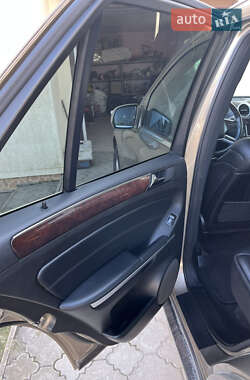 Внедорожник / Кроссовер Mercedes-Benz M-Class 2009 в 