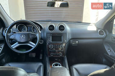 Внедорожник / Кроссовер Mercedes-Benz M-Class 2009 в 