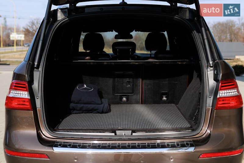 Внедорожник / Кроссовер Mercedes-Benz M-Class 2011 в Ужгороде