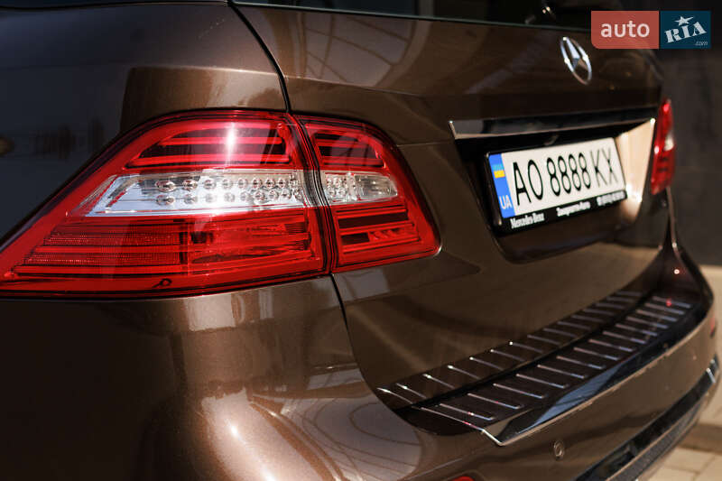 Внедорожник / Кроссовер Mercedes-Benz M-Class 2011 в Ужгороде