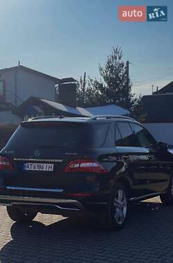 Позашляховик / Кросовер Mercedes-Benz M-Class 2011 в 