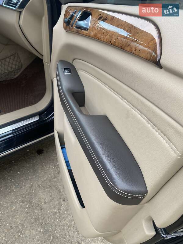 Внедорожник / Кроссовер Mercedes-Benz M-Class 2011 в Косове