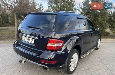 Внедорожник / Кроссовер Mercedes-Benz M-Class 2011 в 