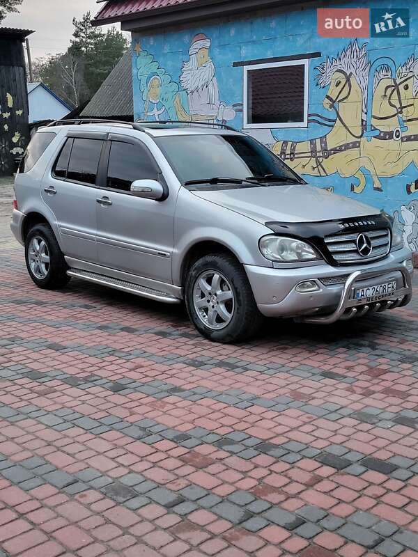 Внедорожник / Кроссовер Mercedes-Benz M-Class 2004 в 