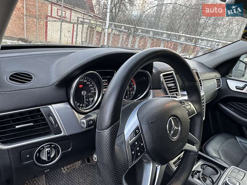 Внедорожник / Кроссовер Mercedes-Benz M-Class 2014 в Ровно