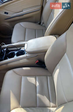Внедорожник / Кроссовер Mercedes-Benz M-Class 2011 в 