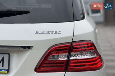 Внедорожник / Кроссовер Mercedes-Benz M-Class 2012 в 