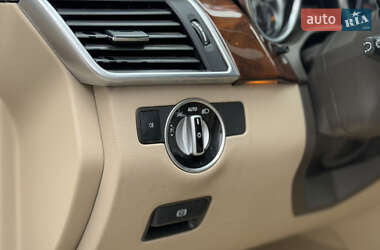 Внедорожник / Кроссовер Mercedes-Benz M-Class 2012 в 