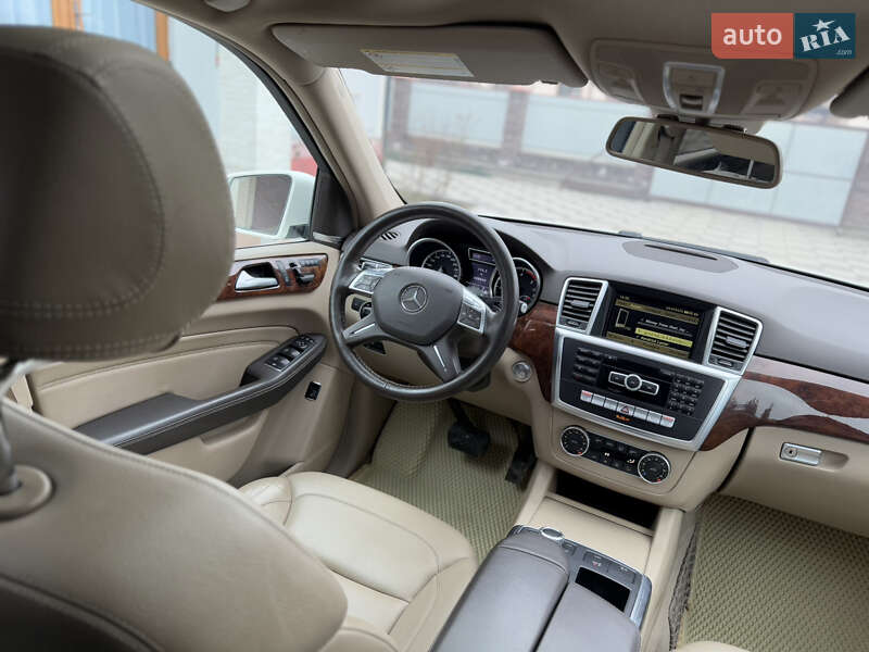 Внедорожник / Кроссовер Mercedes-Benz M-Class 2012 в Летичеве