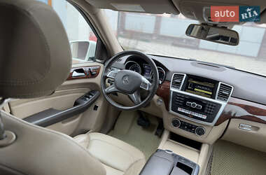 Внедорожник / Кроссовер Mercedes-Benz M-Class 2012 в 