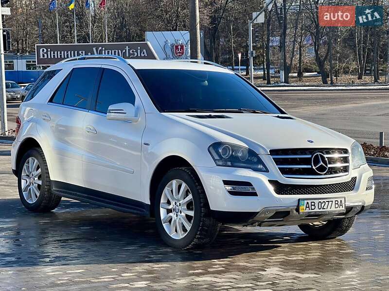 Внедорожник / Кроссовер Mercedes-Benz M-Class 2010 в Виннице