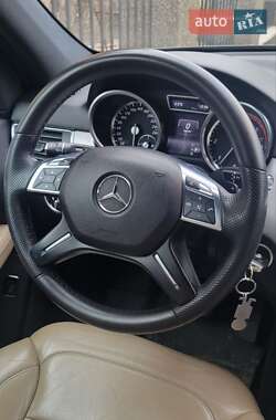 Позашляховик / Кросовер Mercedes-Benz M-Class 2015 в 