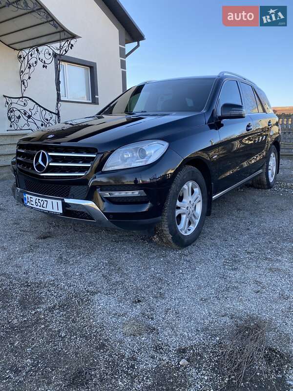 Внедорожник / Кроссовер Mercedes-Benz M-Class 2011 в Росошанах