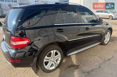 Позашляховик / Кросовер Mercedes-Benz M-Class 2011 в 