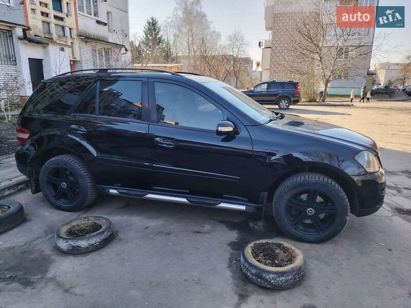 Внедорожник / Кроссовер Mercedes-Benz M-Class 2006 в Шептицькому
