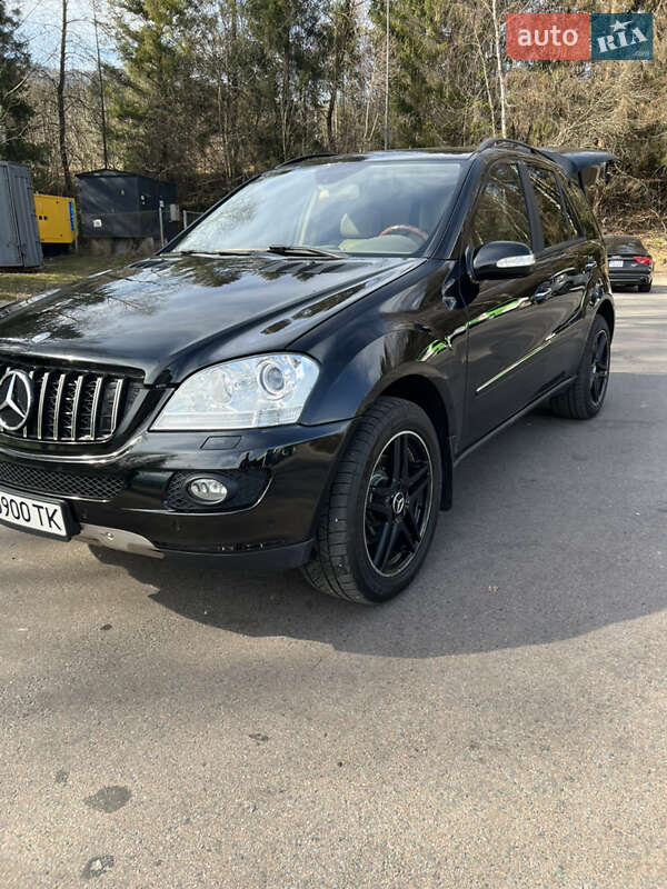 Внедорожник / Кроссовер Mercedes-Benz M-Class 2006 в Сколе