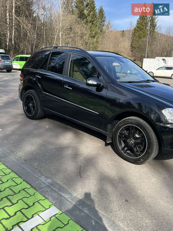 Внедорожник / Кроссовер Mercedes-Benz M-Class 2006 в Сколе