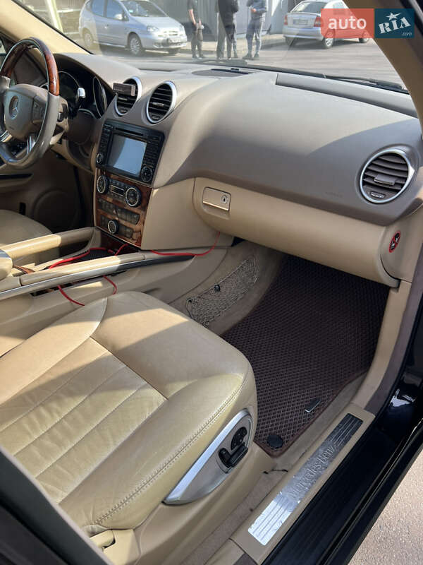 Внедорожник / Кроссовер Mercedes-Benz M-Class 2006 в Сколе