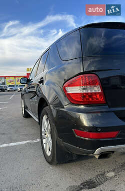 Внедорожник / Кроссовер Mercedes-Benz M-Class 2009 в 