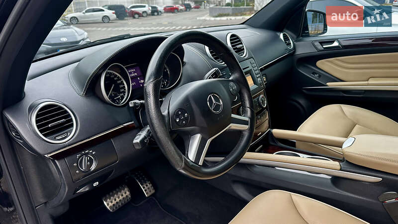 Внедорожник / Кроссовер Mercedes-Benz M-Class 2010 в Одессе