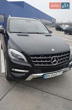 Позашляховик / Кросовер Mercedes-Benz M-Class 2014 в Одесі