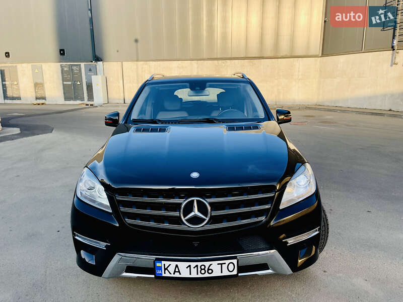 Внедорожник / Кроссовер Mercedes-Benz M-Class 2014 в Киеве