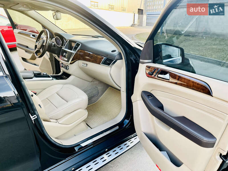 Внедорожник / Кроссовер Mercedes-Benz M-Class 2014 в Киеве