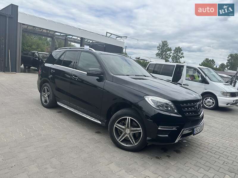 Позашляховик / Кросовер Mercedes-Benz M-Class 2013 в 