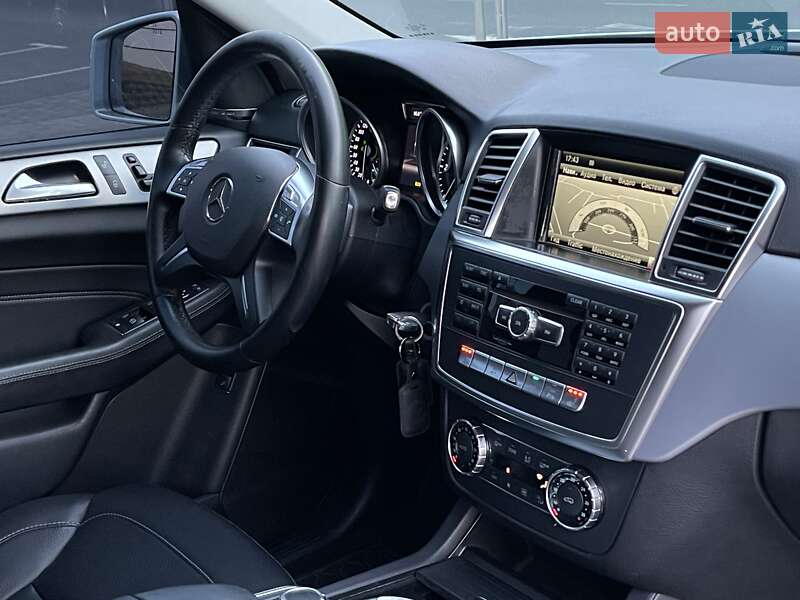 Внедорожник / Кроссовер Mercedes-Benz M-Class 2013 в Киеве