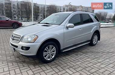 Позашляховик / Кросовер Mercedes-Benz M-Class 2007 в 