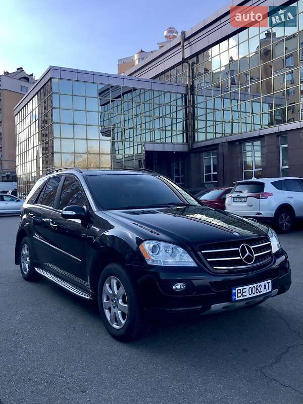 Внедорожник / Кроссовер Mercedes-Benz M-Class 2006 в Первомайске