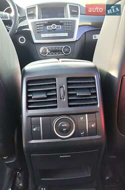Внедорожник / Кроссовер Mercedes-Benz M-Class 2015 в 