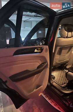Внедорожник / Кроссовер Mercedes-Benz M-Class 2013 в 