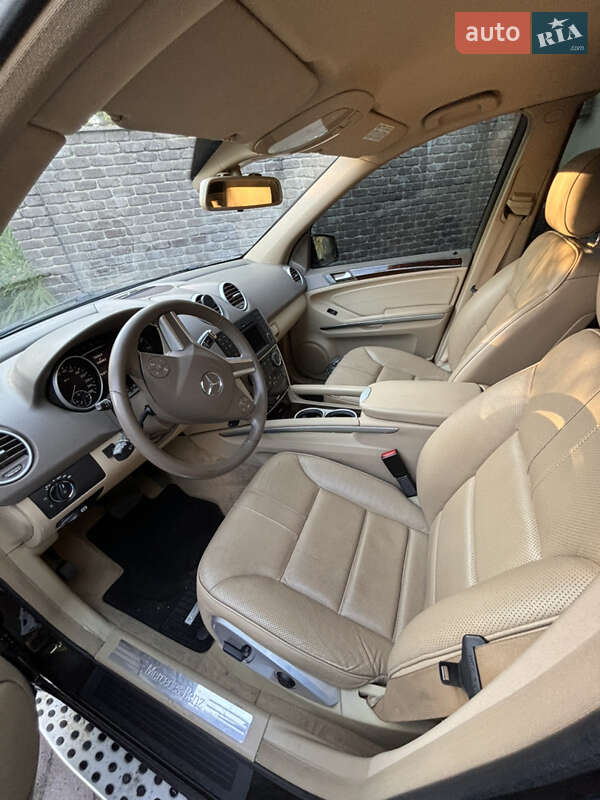 Внедорожник / Кроссовер Mercedes-Benz M-Class 2010 в Киеве