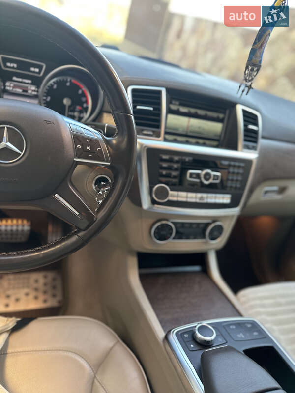 Внедорожник / Кроссовер Mercedes-Benz M-Class 2013 в Тернополе