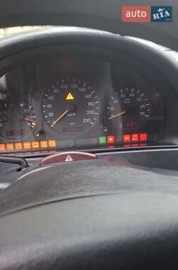 Внедорожник / Кроссовер Mercedes-Benz M-Class 2001 в 