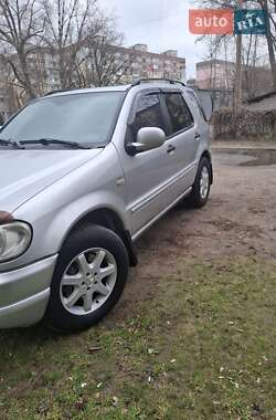 Внедорожник / Кроссовер Mercedes-Benz M-Class 2001 в 