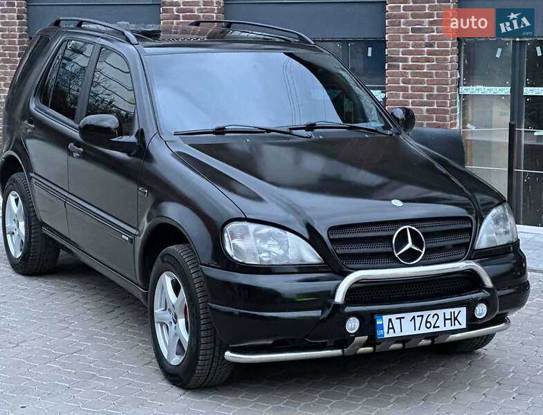 Mercedes-Benz M-Class 1999