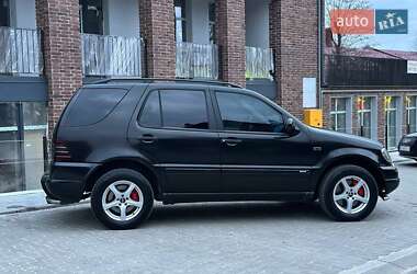 Внедорожник / Кроссовер Mercedes-Benz M-Class 1999 в 