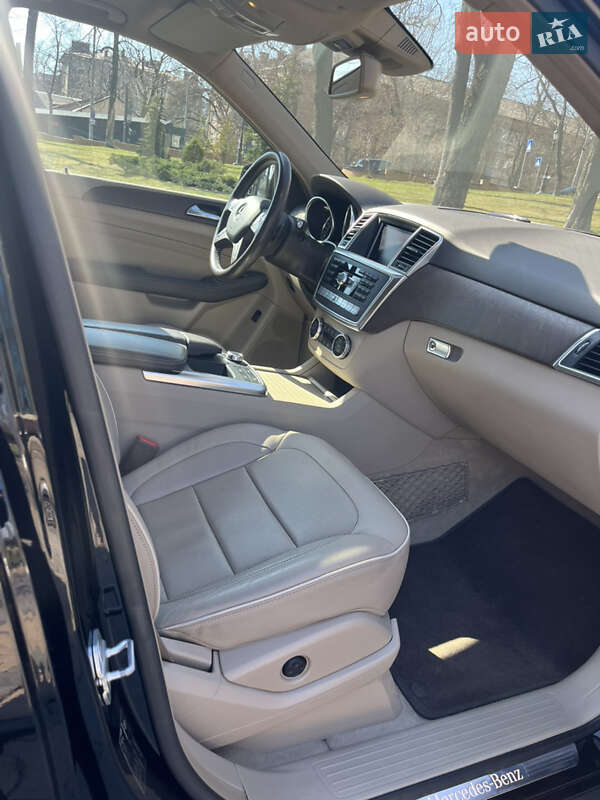 Позашляховик / Кросовер Mercedes-Benz M-Class 2012 в Києві