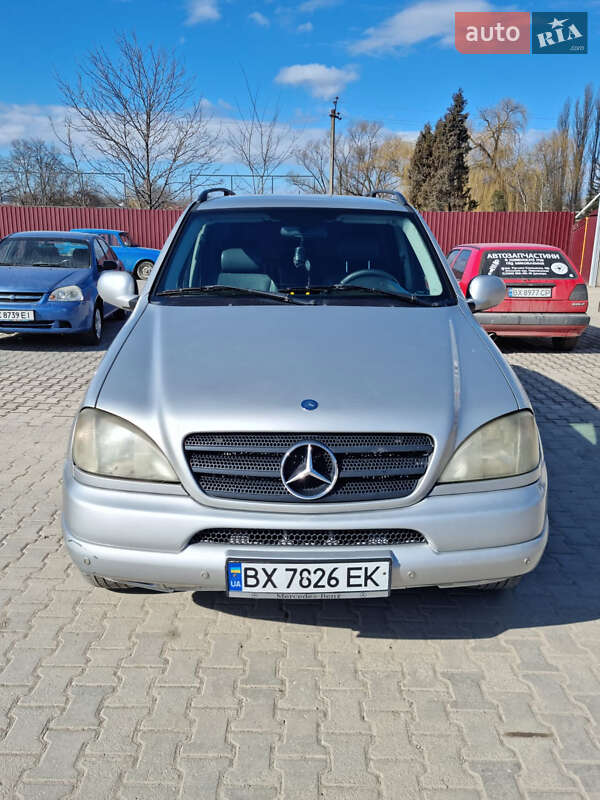 Mercedes-Benz M-Class 1999