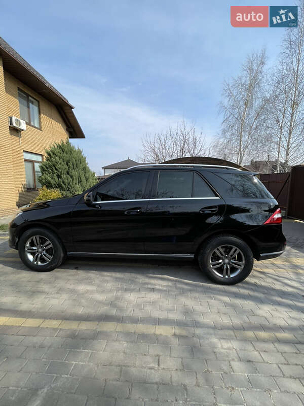 Внедорожник / Кроссовер Mercedes-Benz M-Class 2013 в Киеве