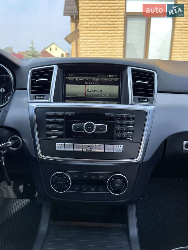 Внедорожник / Кроссовер Mercedes-Benz M-Class 2013 в Киеве